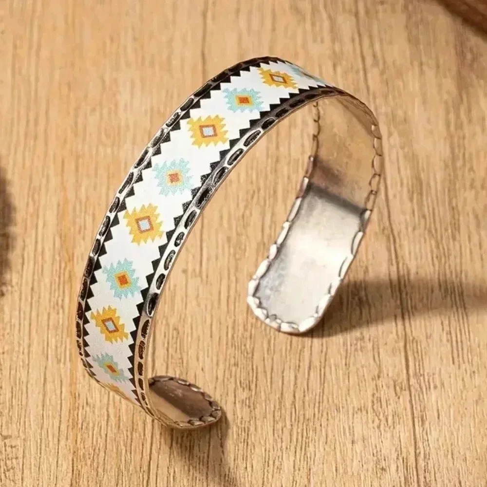 NWT  bracelet​